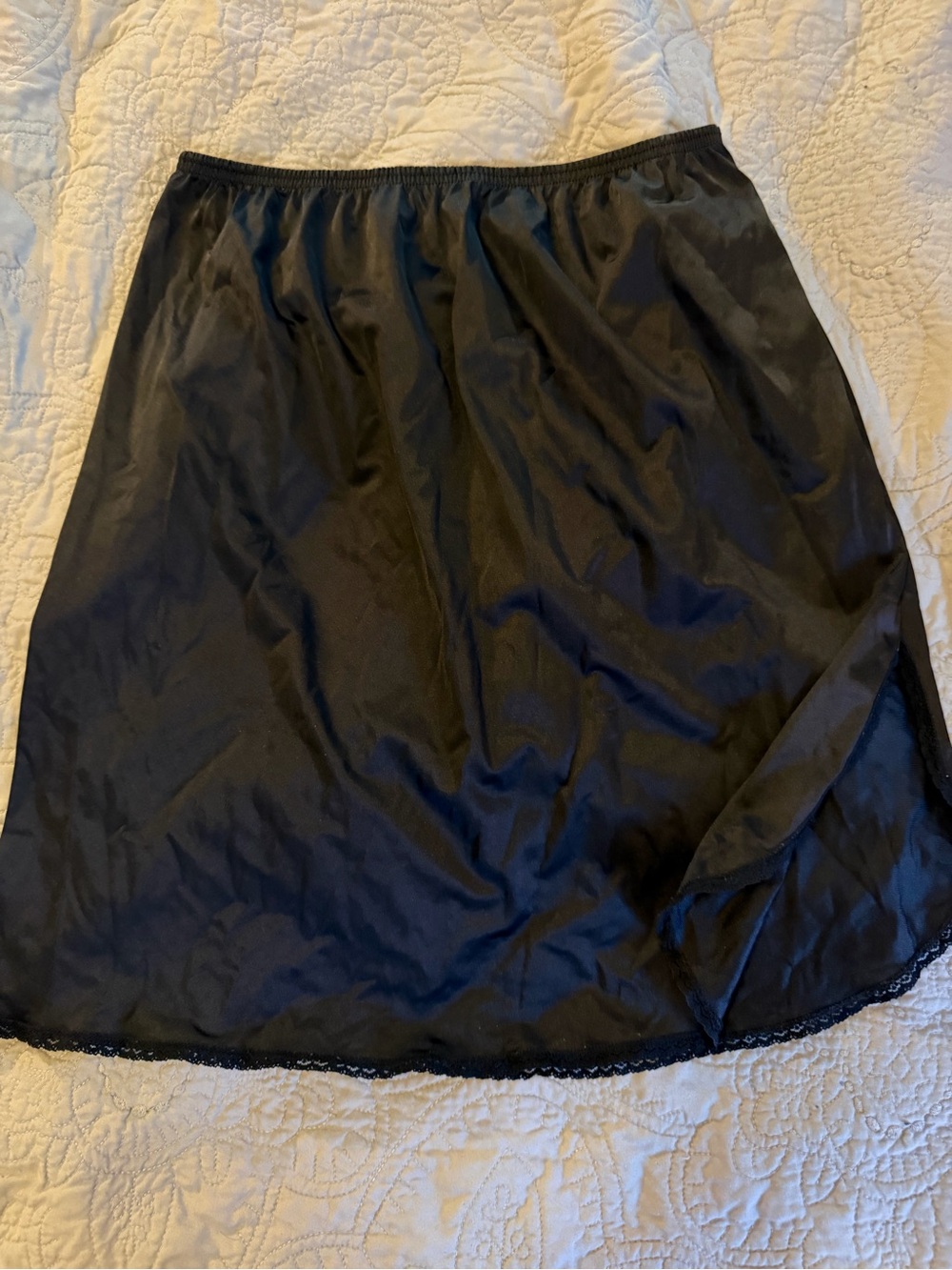 Vtg Vanity Fair Black A-Line Half Slip with Lace Trim - Whimsigoth Fairygrunge